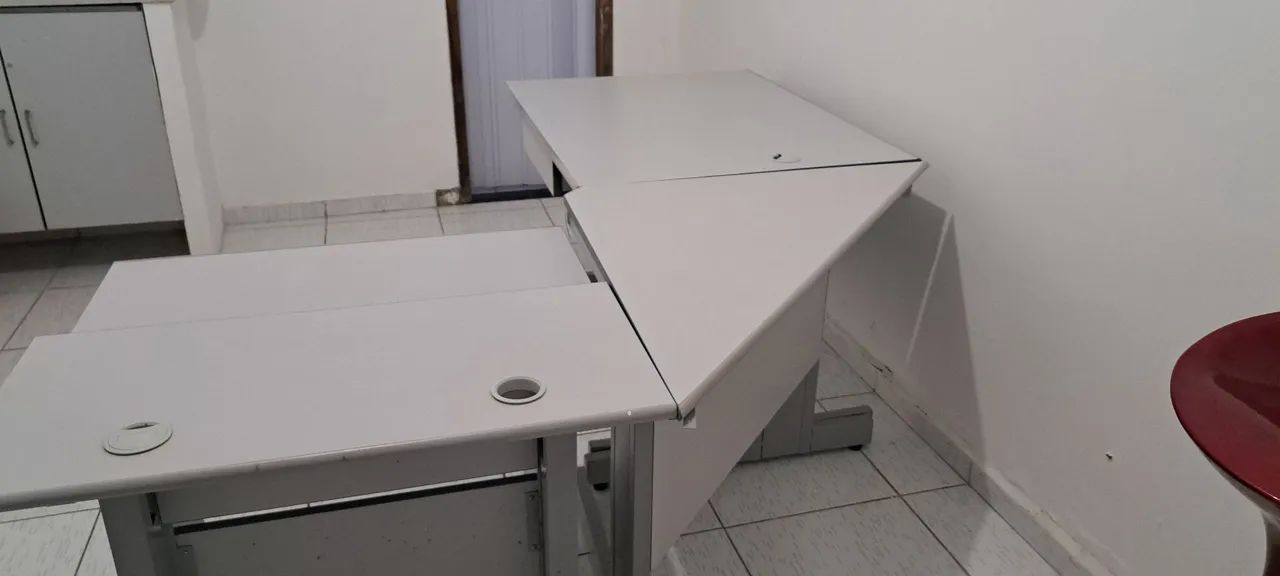 Mesa escritório em L