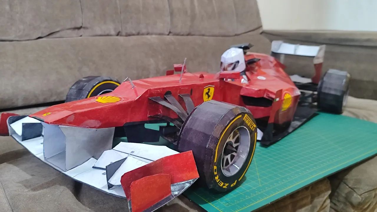 Carrinho Ferrari formula 1 papercraft 
