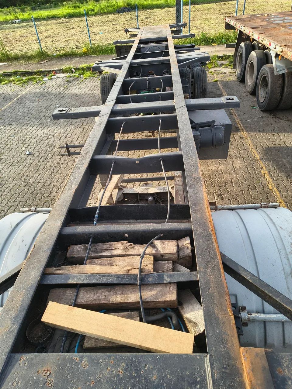 Carreta porta container 