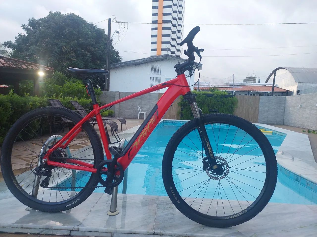 Bike oggi 8.0 elétrica híbrida super nova tenho nota fiscal manual copia de chaves.