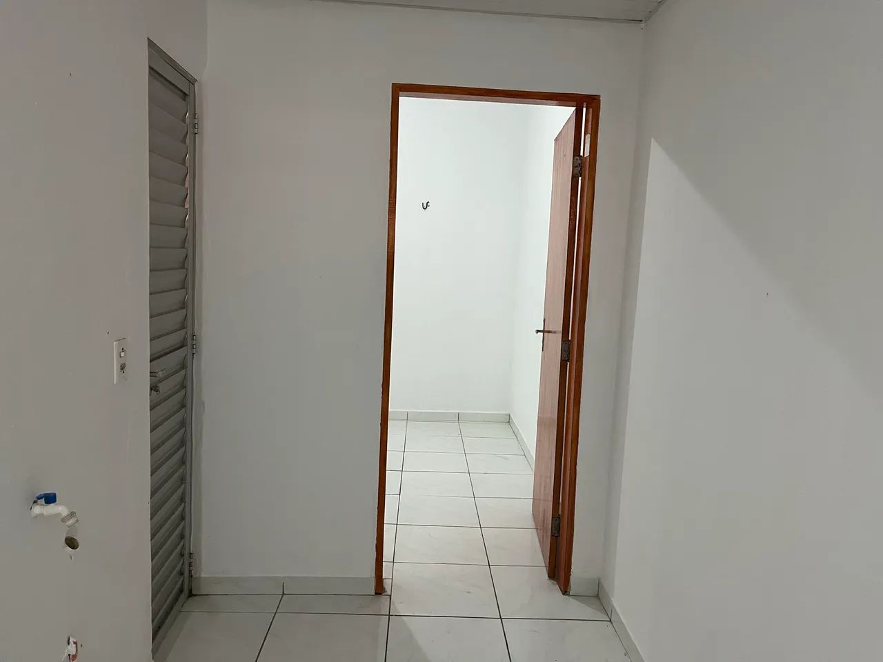 Um apartamento pequeno com garagem  - Foto 4