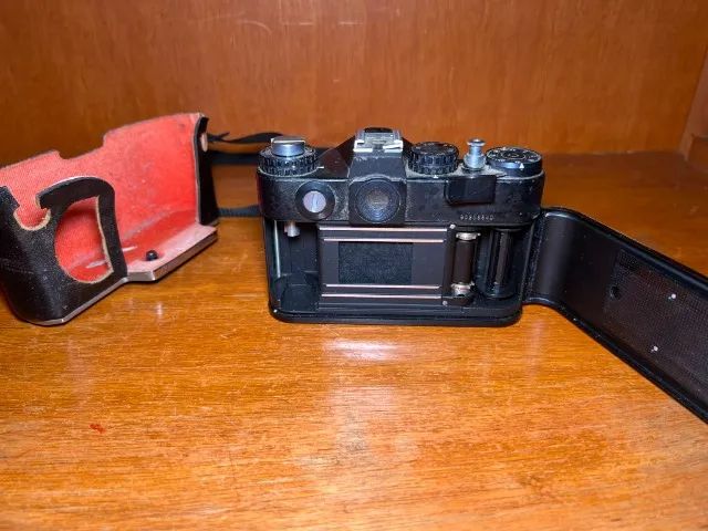 Câmera Analógica Zenit 12XP Temporizador funcionando e Case de Couro - Sem Lente -RELÍQUIA - Foto 5
