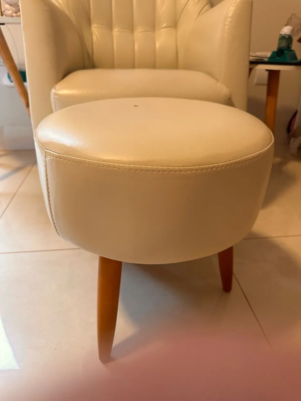 Poltrona e puff USADOS  - Foto 3