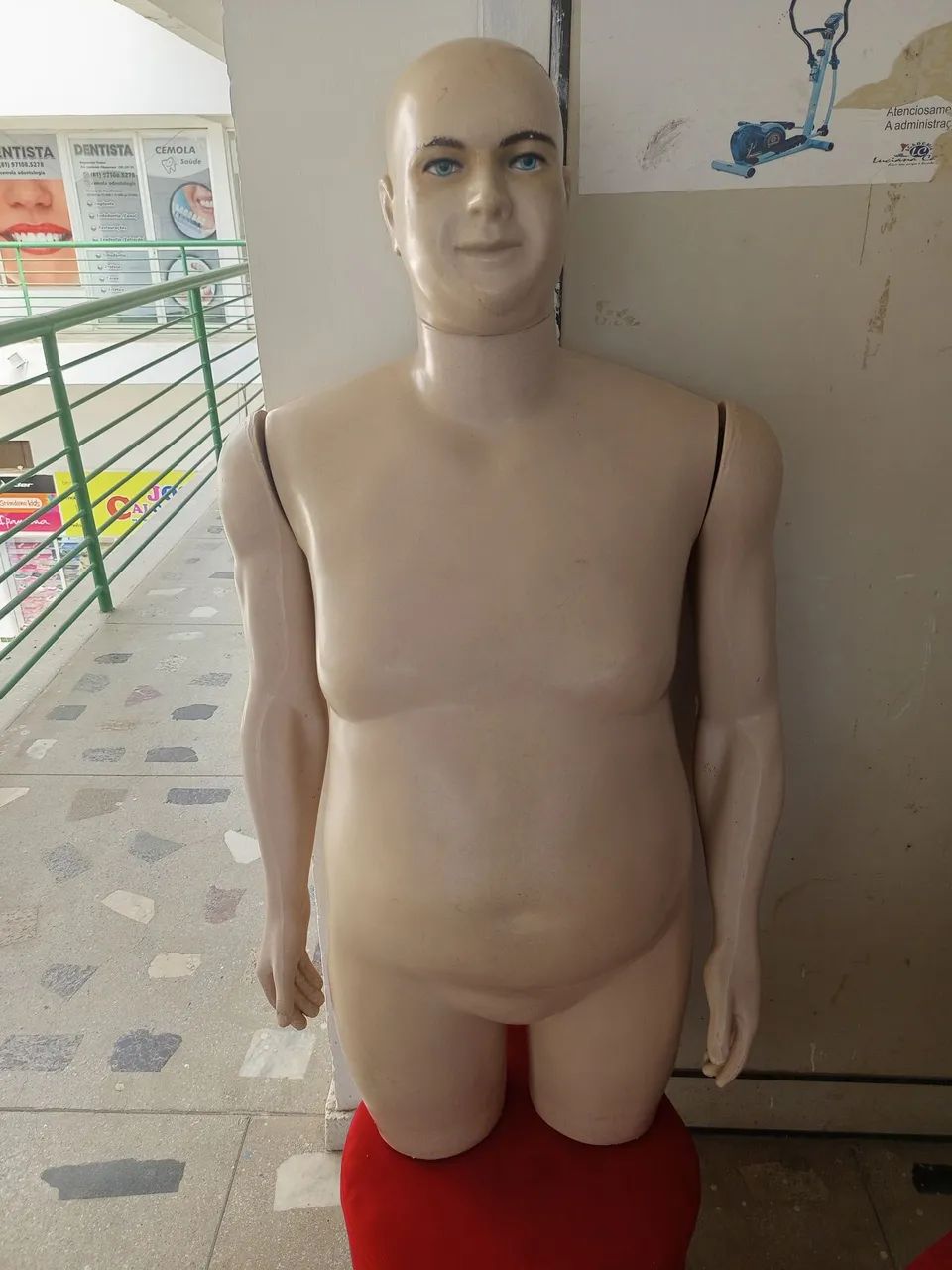 Manequim masculino plus size
