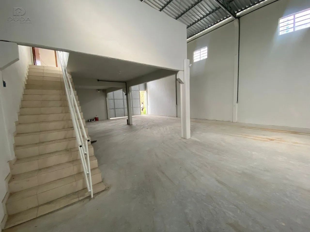Galpão com aproximadamente 200 m² - Foto 5