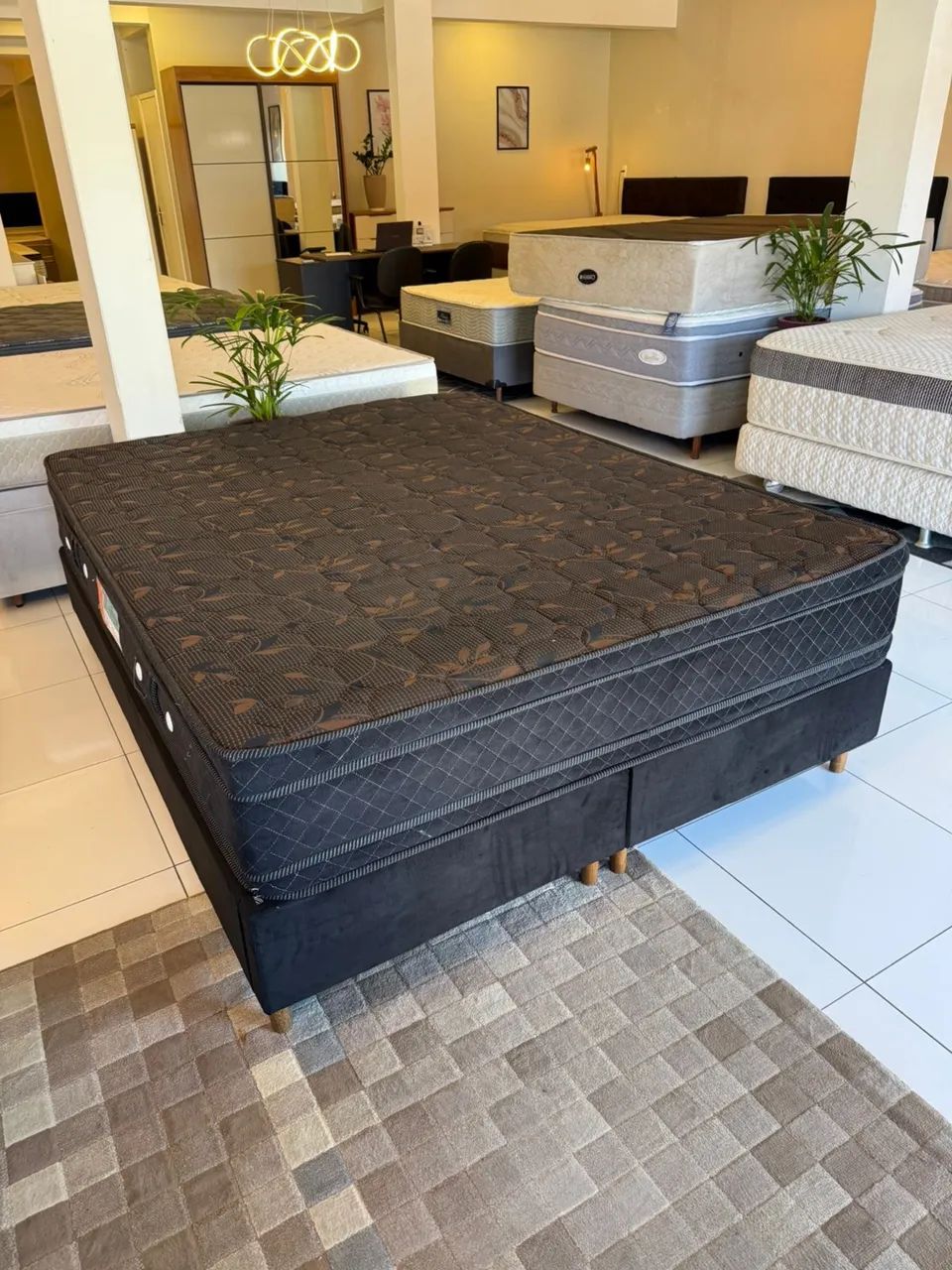 Cama de casal queen Seminova D33 - Foto 5