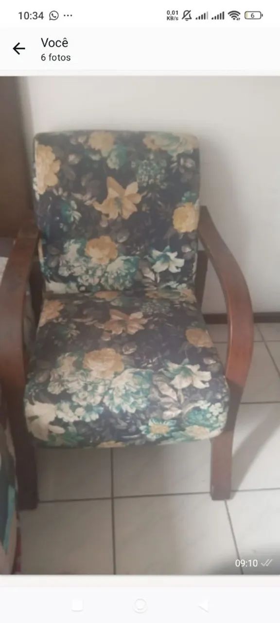 Vendo Rack, poltrona e mesa com cadeiras - Foto 2