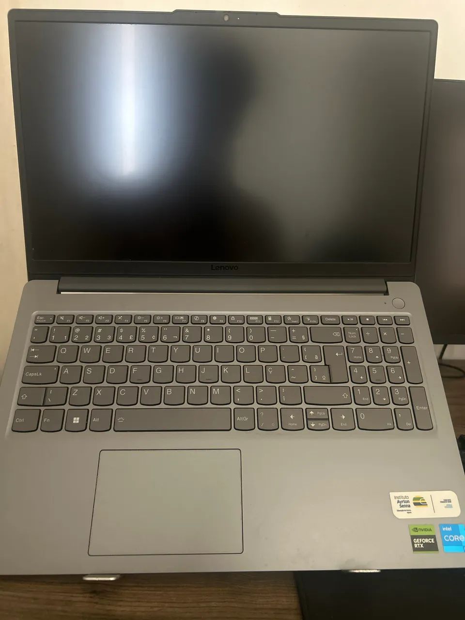 Troco ou Vendo Notebook Lenovo Loq