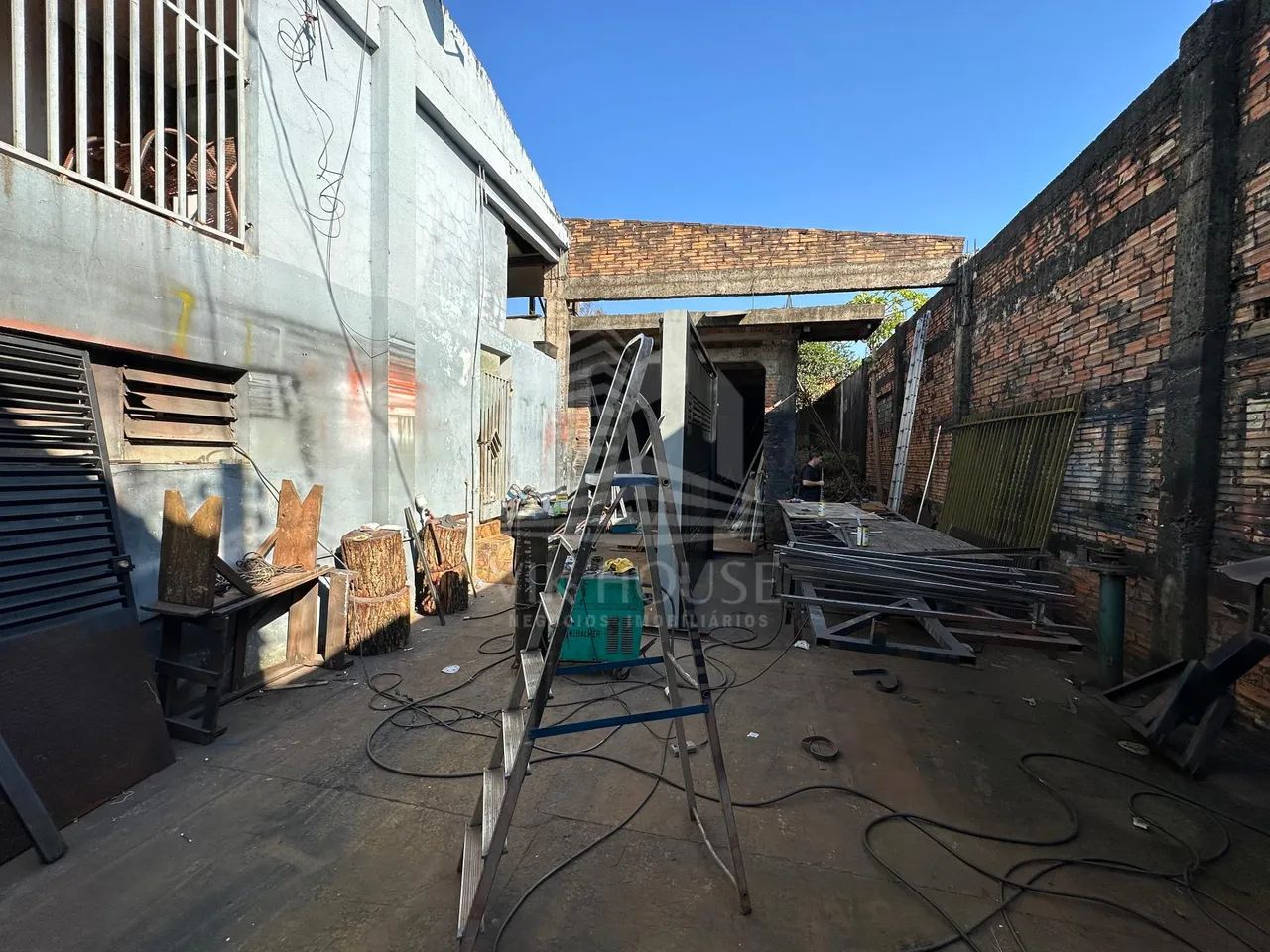 IMÓVEL COMERCIAL A VENDA NA AV GENERAL MEIRA 2 min do Centro . - Foto 4