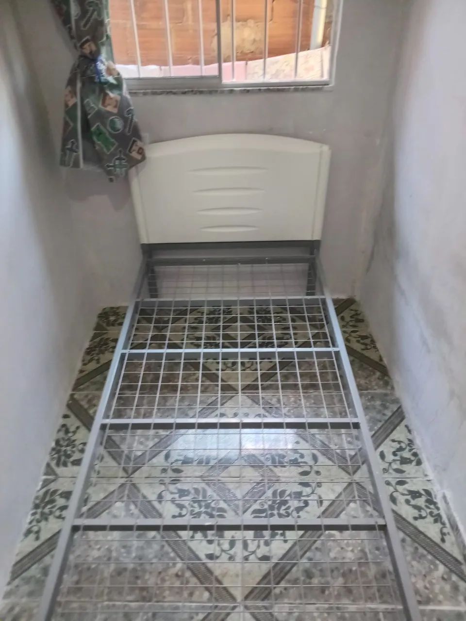 Cama de Solteiro de metal, encaixe.  - Foto 2