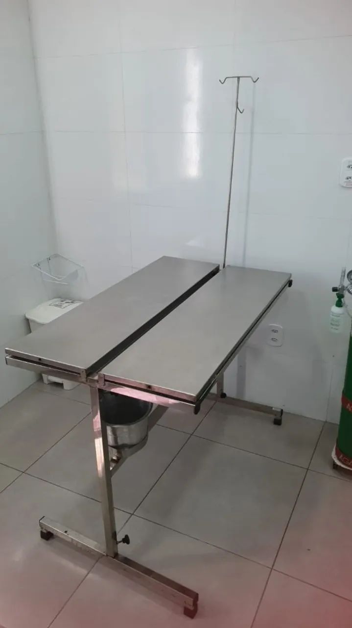 Mesa Inox Regulável com Calha
