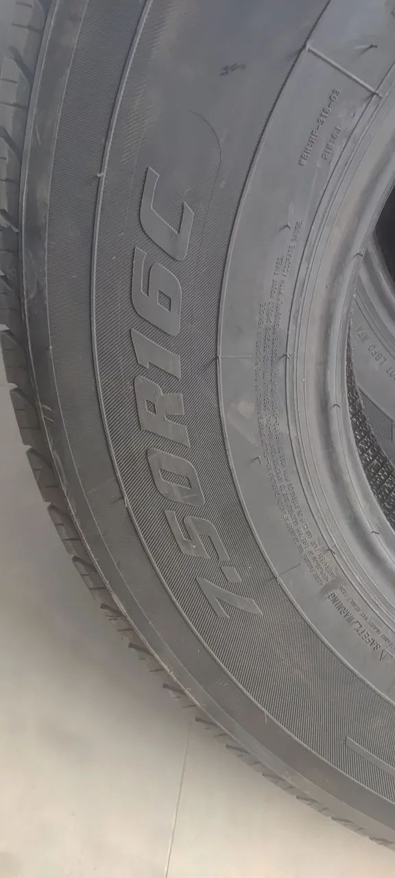 Pneu 7.50 R16 C para van e 3/4
