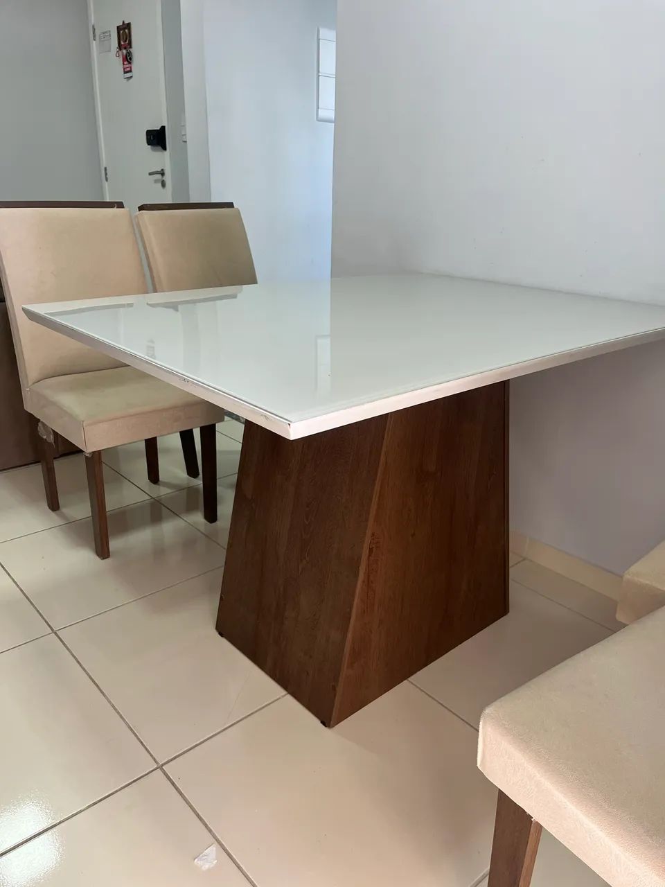 Mesa de jantar com tampo de vidro  - Foto 3