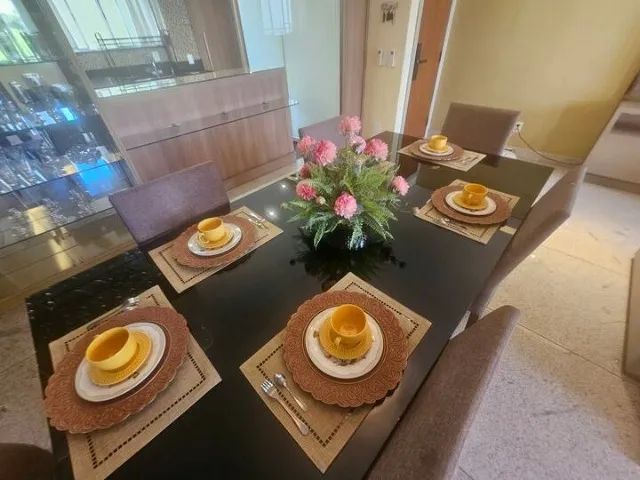 Mesa de Jantar Lider acabamentos 2x1m 10 cadeiras