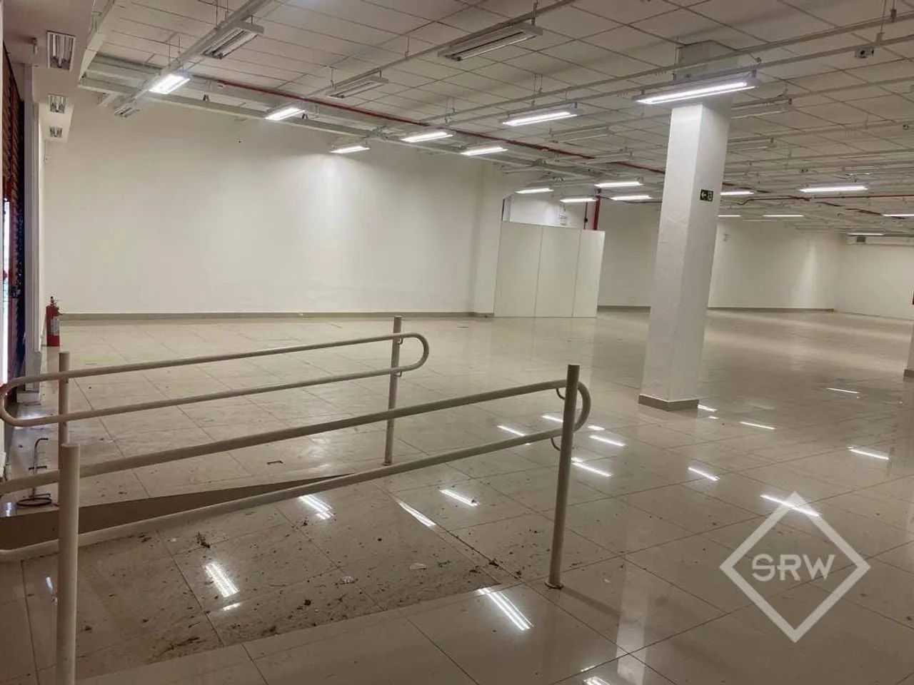 SALÃO PARA LOCAÇÃO, 1200 M² - CENTRO - AMPARO. - Foto 4