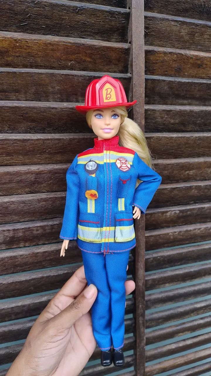 Barbie bombeira  - Foto 2