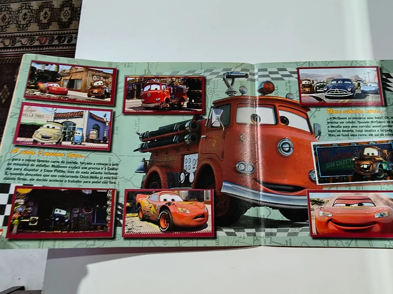Álbum de figurinhas Carros  - Foto 2