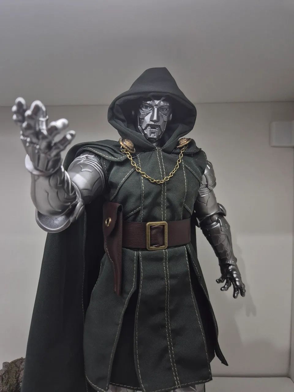 Action Figure Dr. Destino (Dr. Doom) MARVEL