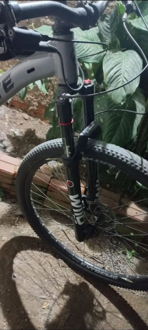 Vendo bicicleta Absolut Nero 5 aro 29  - Foto 3