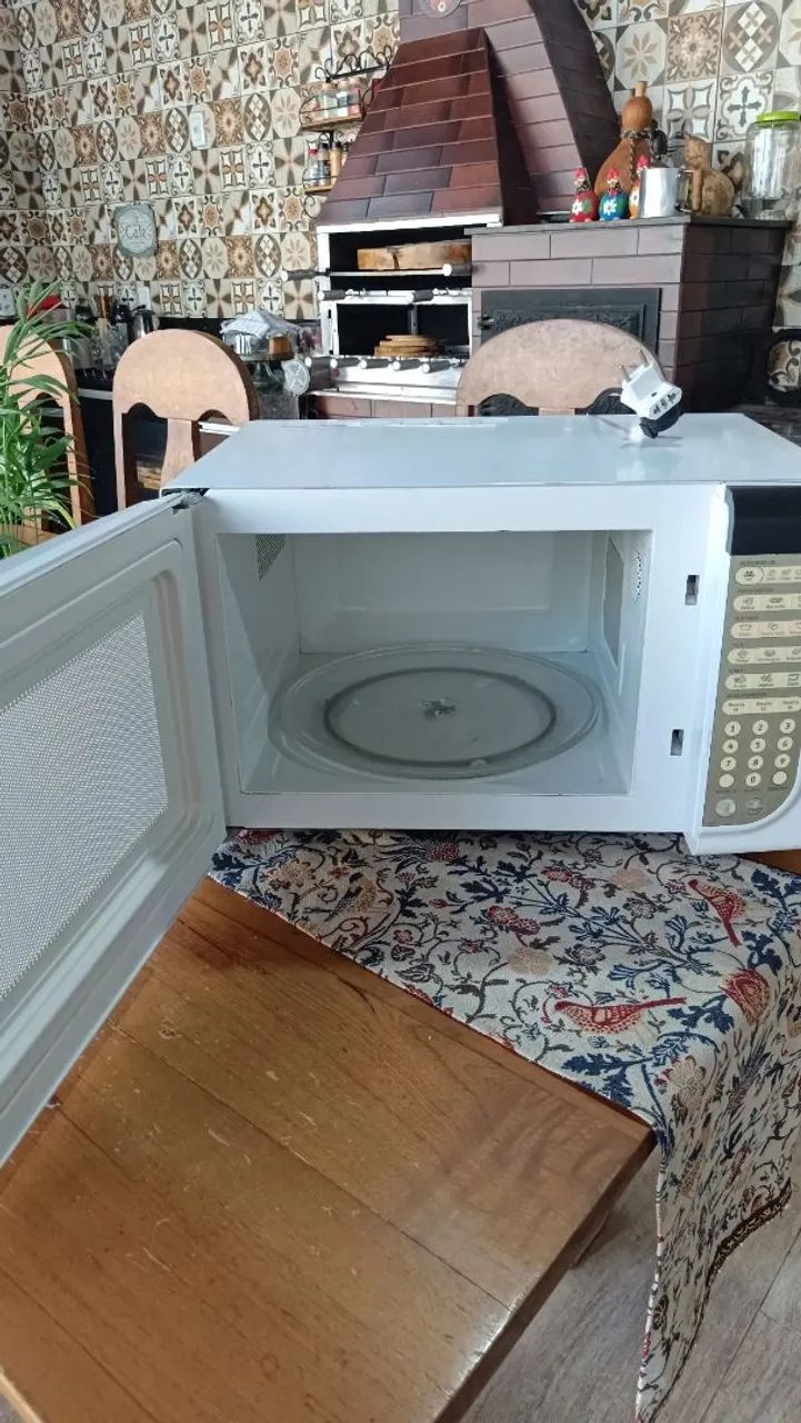Microondas Eletrolux 31 litros excelente estado  - Foto 2