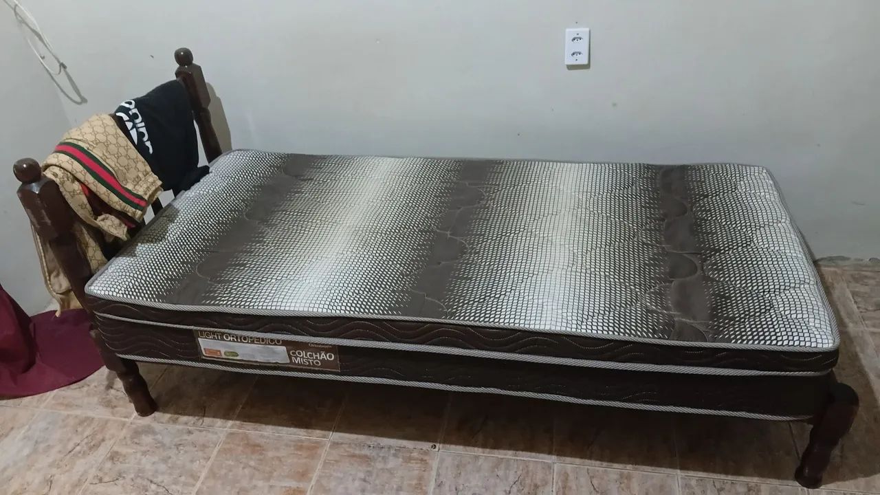 Cama e colchão
