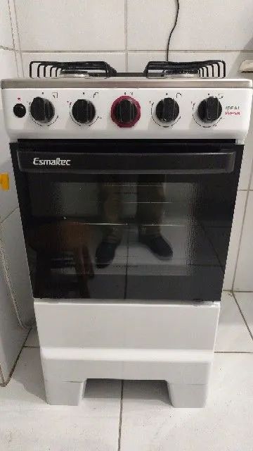Fogão com apenas 4 meses de uso com acendimento automático