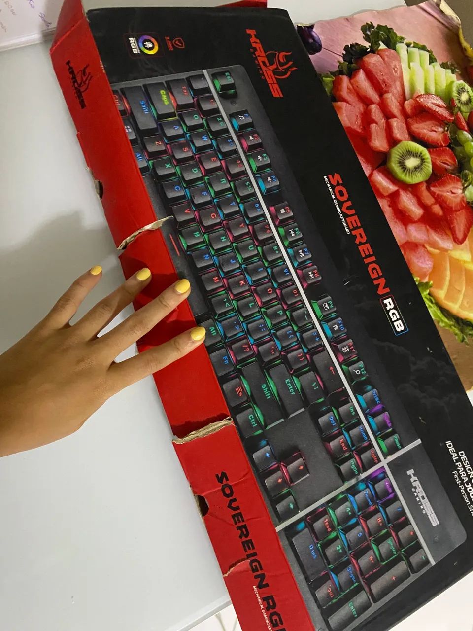 Vendo teclado Gamer sovereign rgb  - Foto 2