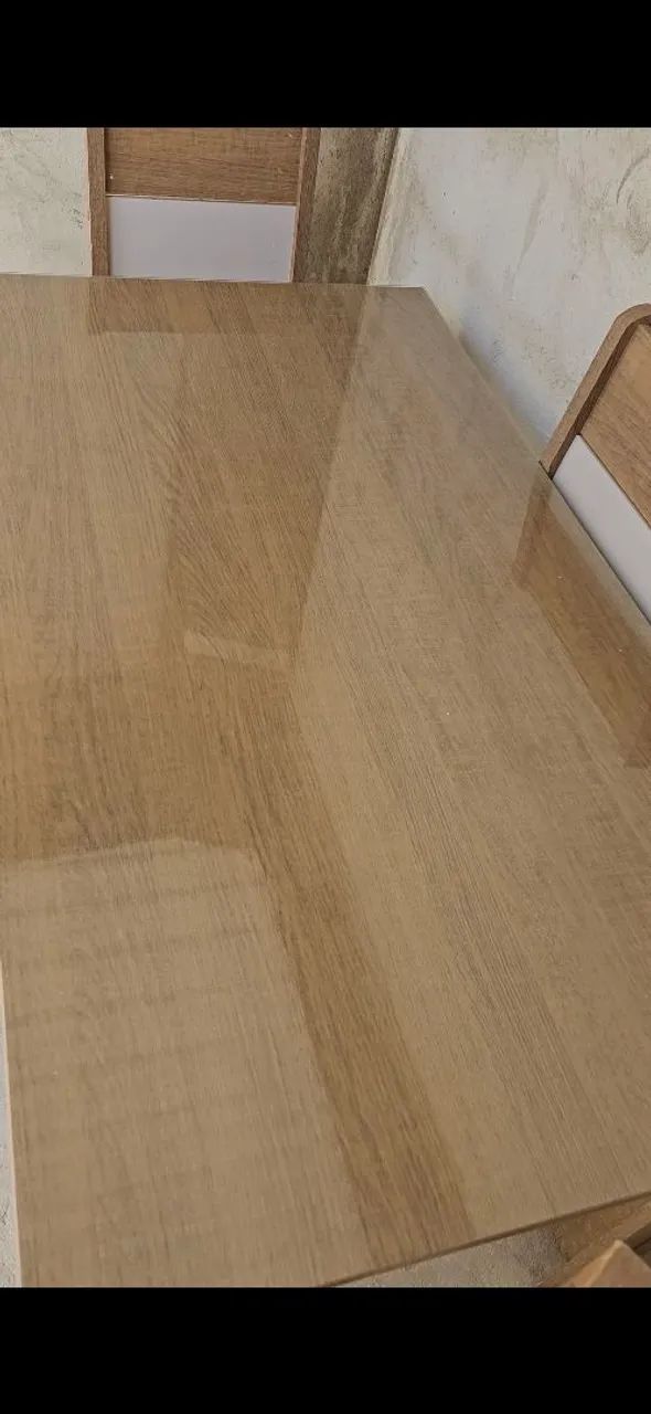 Vende-se mesa com 4 cadeiras em MDF - Foto 2