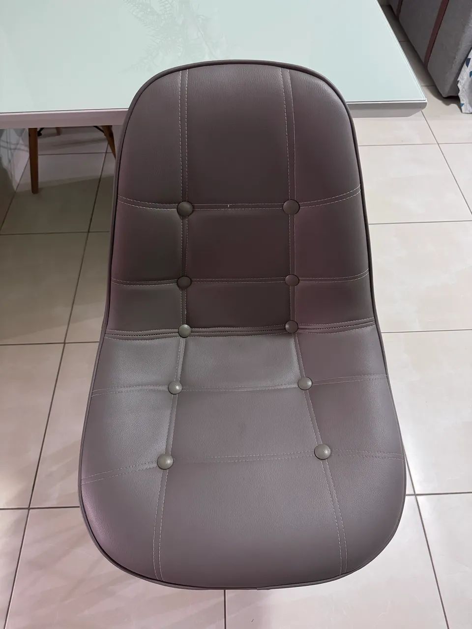 Mesa de Jantar em MDF com 4 Cadeiras - Excelente Estado!  - Foto 2
