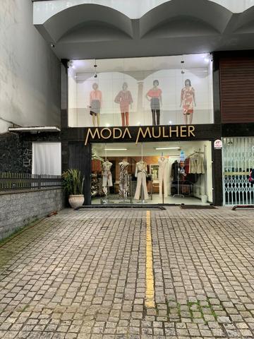 Vendo linda loja de roupas feminina no centro - Foto 2