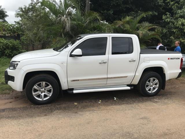 Vendo ou troco amarok por F4000 traçada ano 2012 em diante - Foto 2