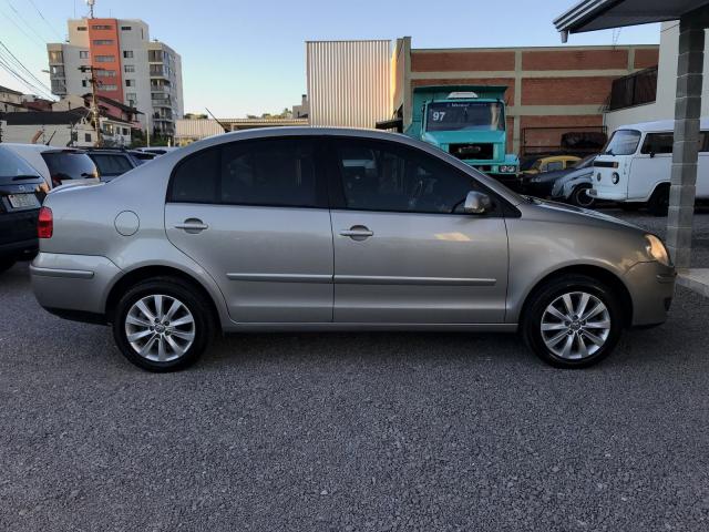 VOLKSWAGEN POLO SEDAN 2011/2012 1.6 MI 8V FLEX 4P MANUAL - Foto 5