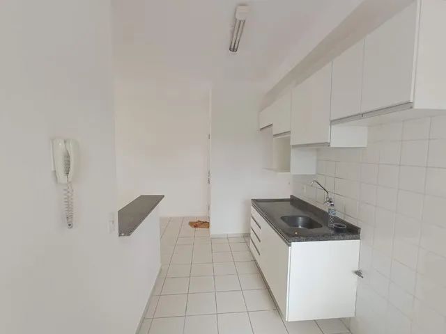 Apartamento com 3 dormitórios para alugar, por R$ 1.300/mês - Piazza Di Roma - Londrina/PR