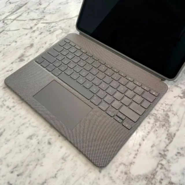 Logitech Combo Touch para iPad Pro 12,9 na caixa - Foto 4