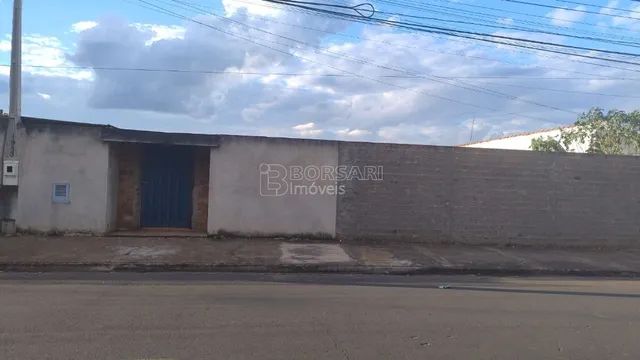 Venda de Terreno / Padrão na cidade de Araraquara