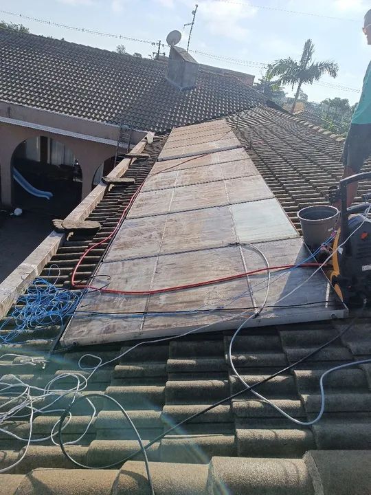 Calhas, rufos,pintura residencial,lavagem e pintura de telhados  - Foto 4