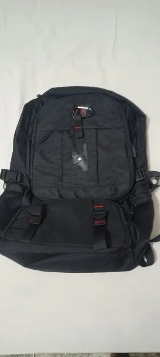 Mochila grande preta p/ trabalho ou viagem - Foto 2