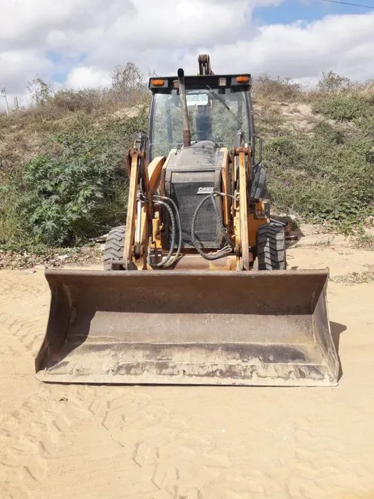 Vendo retroescavadeira case 2013