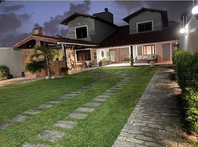 Linda casa duplex pra alugar no Luciano Cavalcante