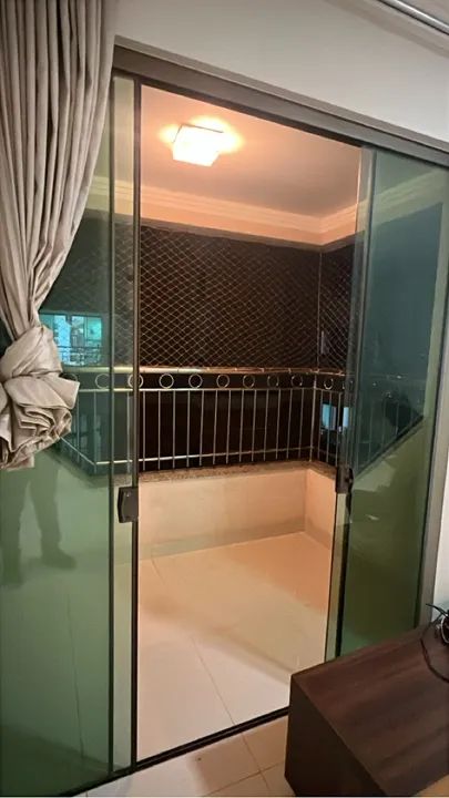 Porta de vidro temperado verde medindo 2,00mt x 2,50mt - Foto 2