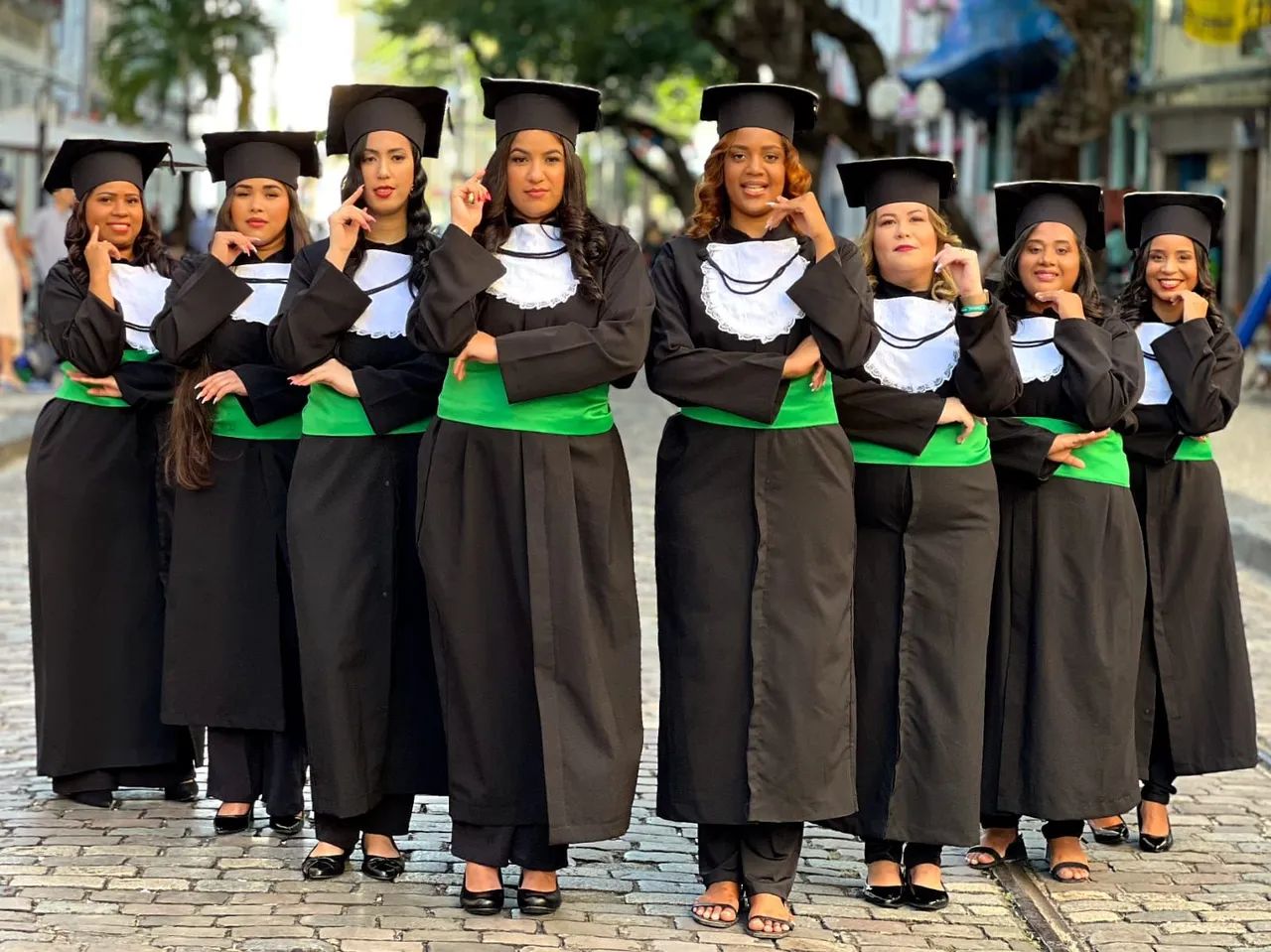 Aluga se Becas de formatura completas, temos também placas - Foto 4