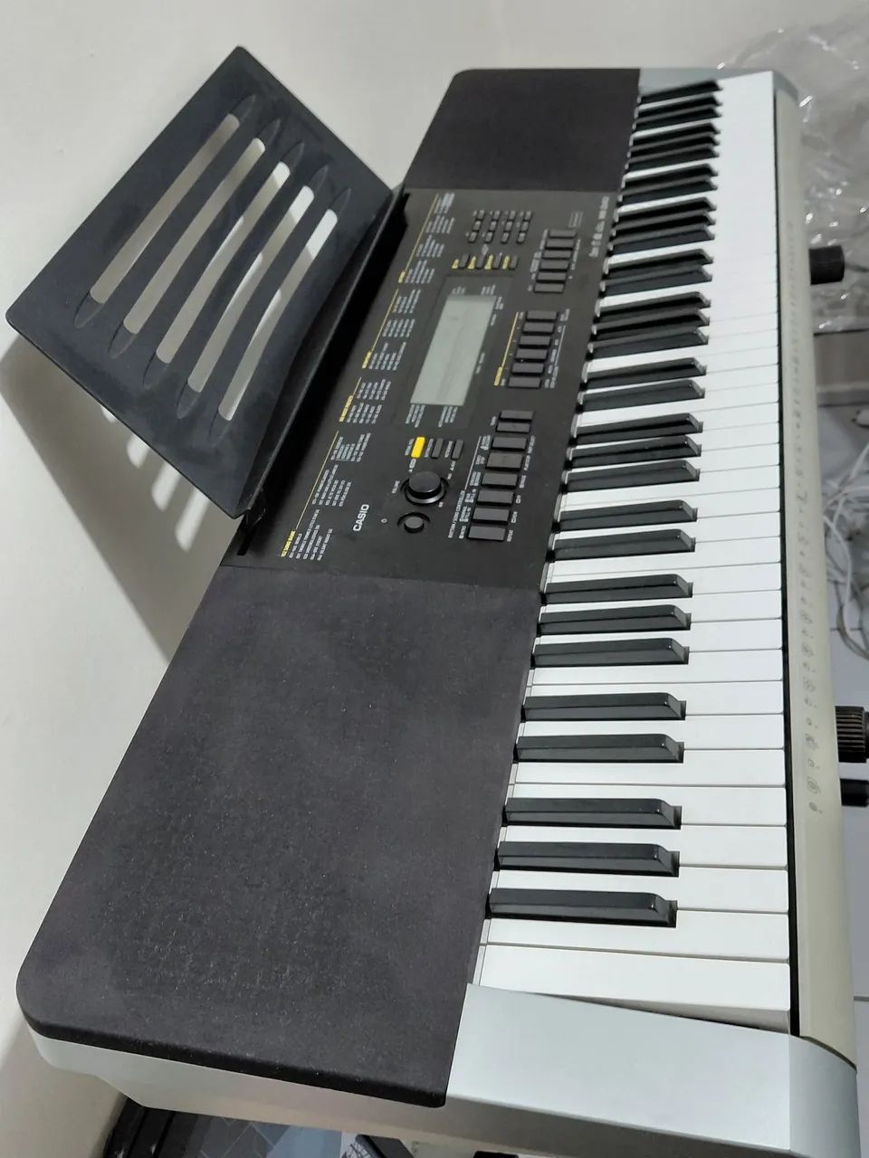 Teclado Musical Casio WK-240 Standard - 76 Teclas - Bivolt - Preto/Prateado - Foto 4