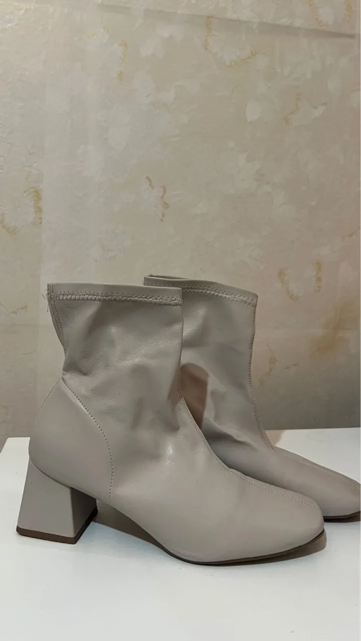 Botas Femininas Cano Curto Bege