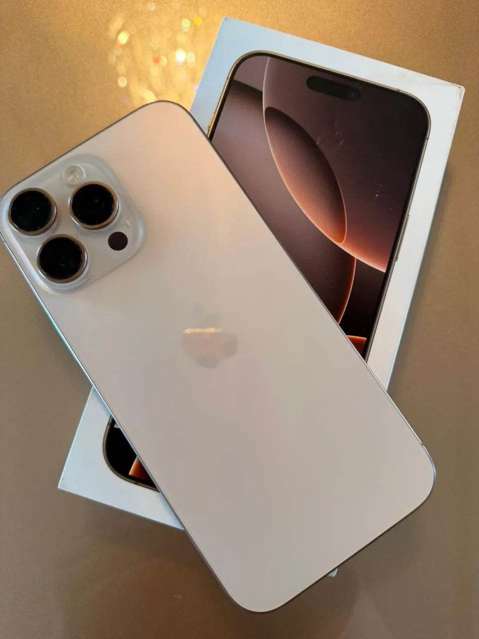 IPhone 16 Pro Max 512gb na garantia. Bateria 100%. Única dona em