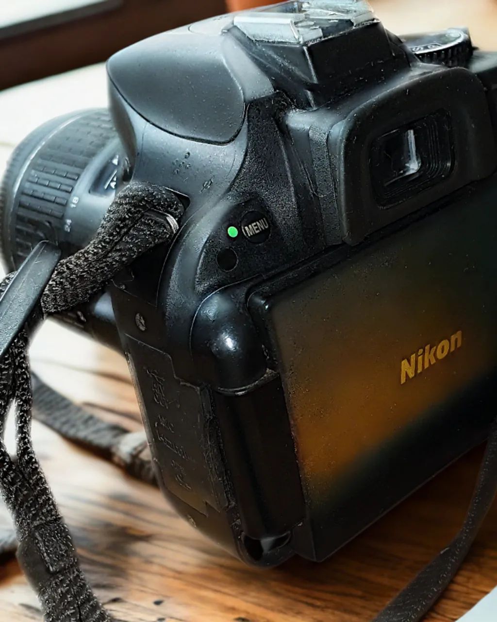  Nikon D5200 DSLR - Tela articulável ideal para selfies, vlogs e ângulos criativos. - Foto 2