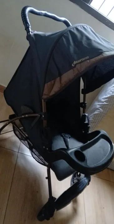 Carrinho de Bebê -  Cadeira de Passeio - Usado