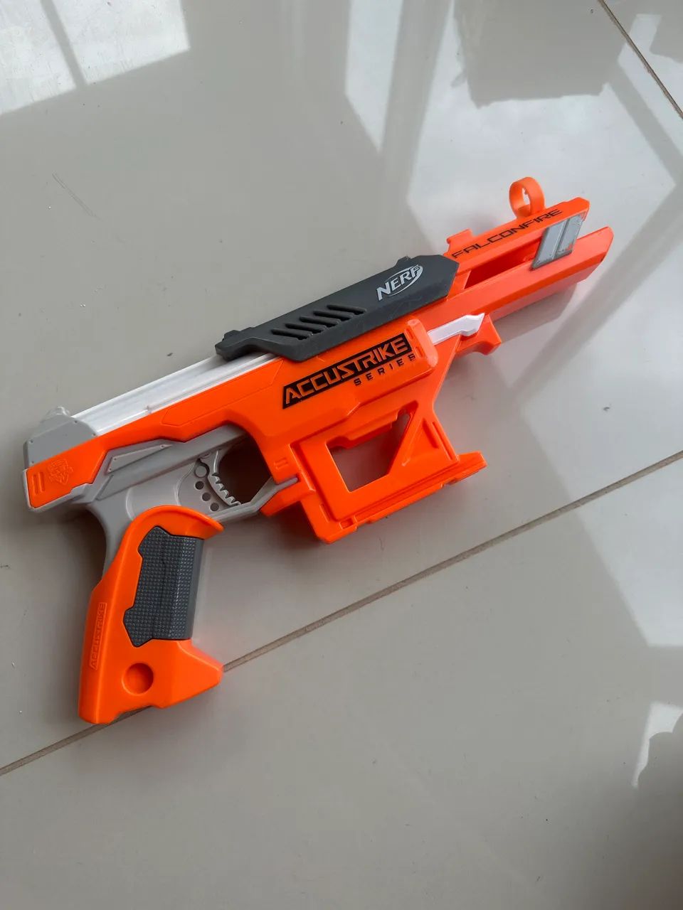 Nerf AccuStrike FalconFire - Precisão e Estilo!