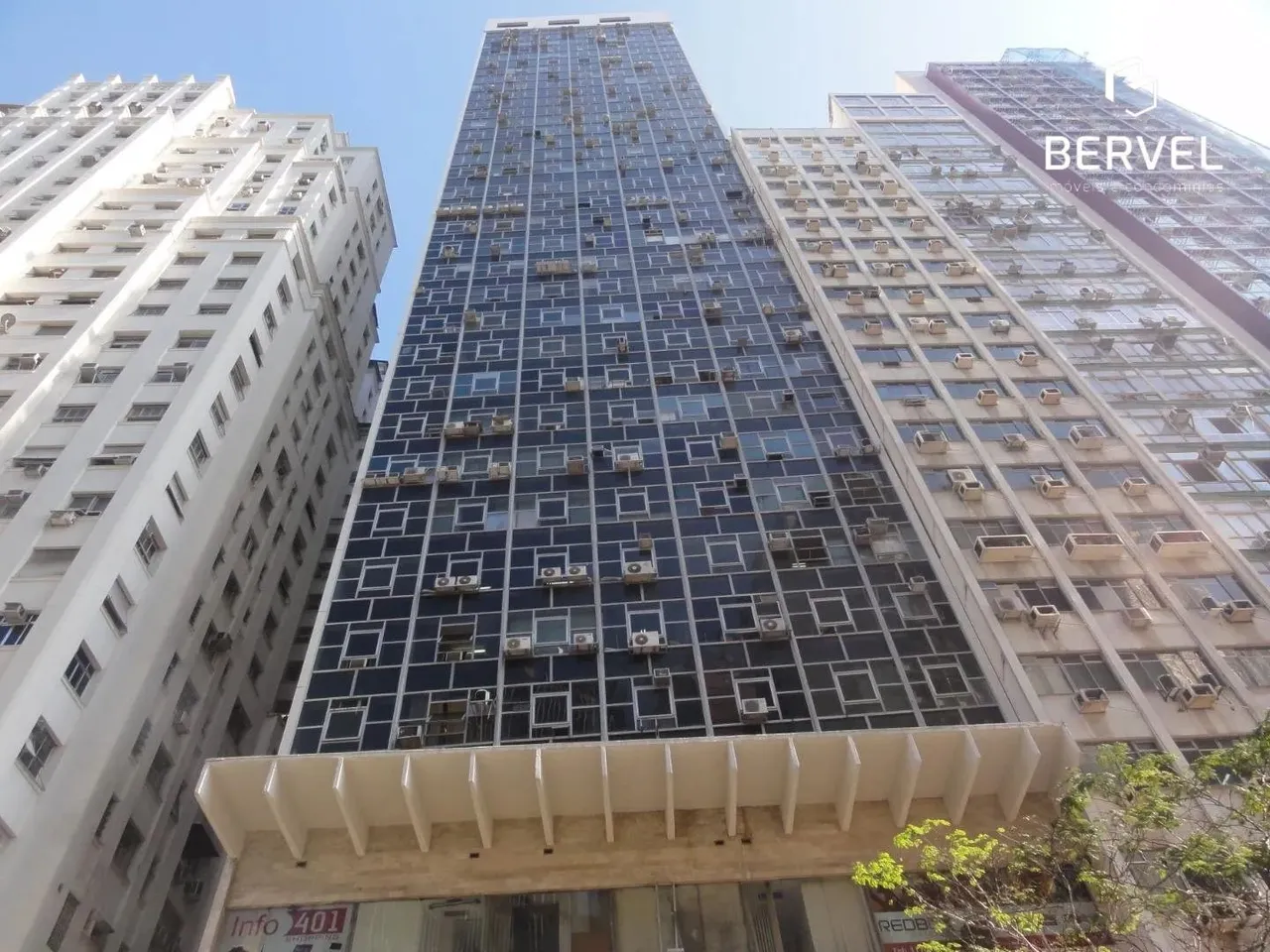 Box/Garagem para alugar por R$ 450,00/mês - Centro - Rio de Janeiro/RJ