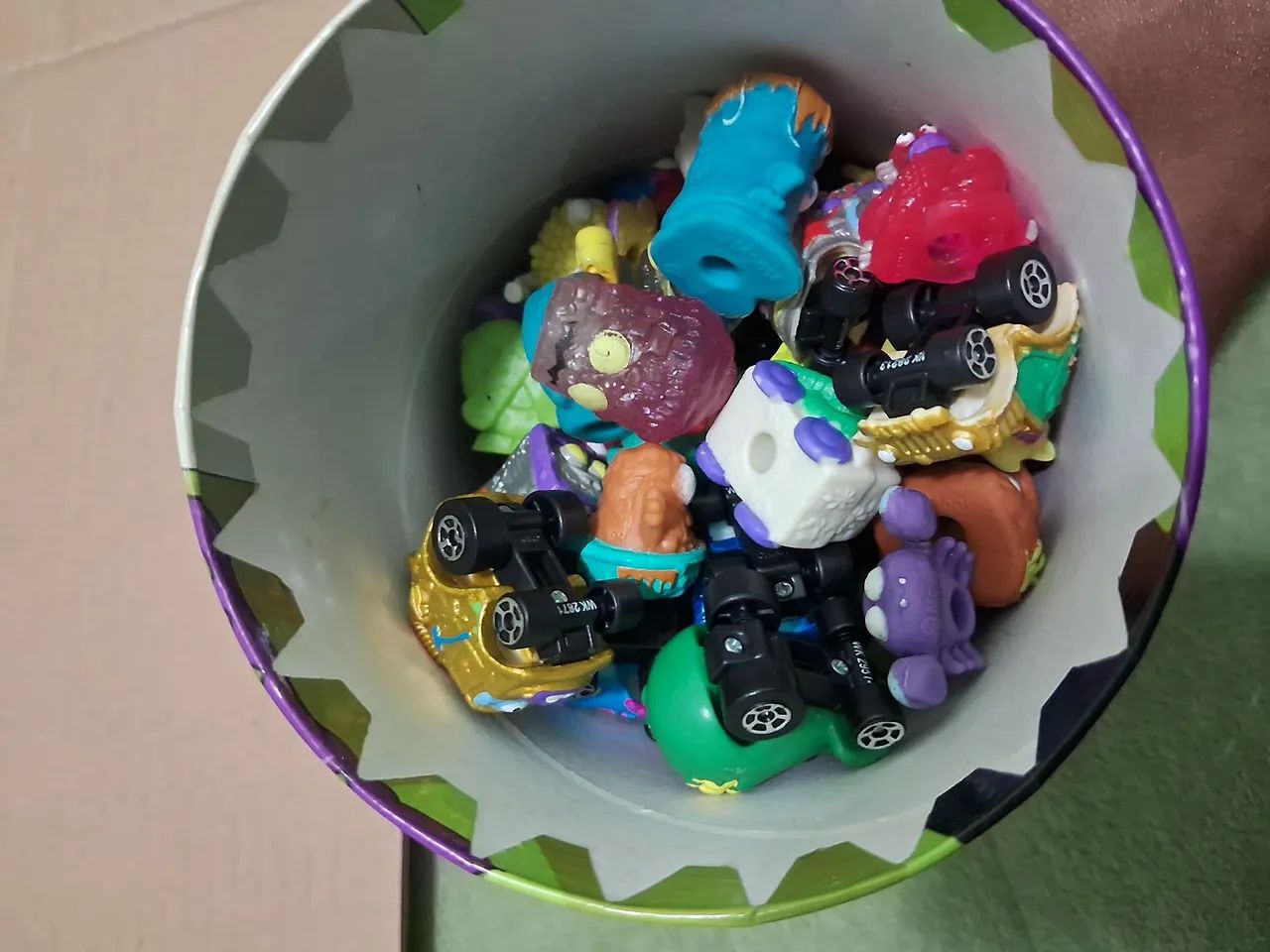 Pote de Brinquedos Raro p/ Colecionador Trash Pack 75 miniaturas bem conservado.  - Foto 2