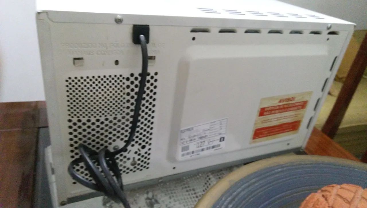 Microondas Eletrolux 18 Lts. - Foto 6